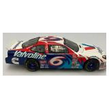 Vintage Team Caliber Owners Series 1:24 Scale Die Cast Replica Limited Edition 2000 Mark Martin #6 Valvoline Ford Taurus (New Old Stock) With COA