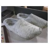 (G-1) Assortment of Vintage Items...