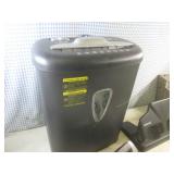 (D-2) Paper Shredder, 2 - 3-Hole Pu...