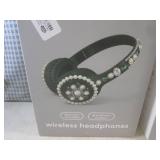 (CSB) 2 Sets of Wireless Headphones...