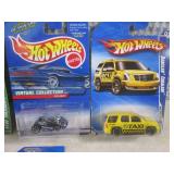 (EC1) Assorted Hot Wheels in Packag...