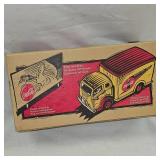 1999 Ertl Coca Cola Delivery Collectible