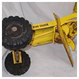 Lot of 2 Classic Tonka Road Graders