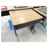 Rm 216 - 6 desks and chairs