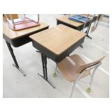Rm 216 - 4 desks and chairs
