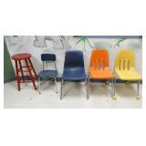 Nurse - 5 chairs and a table