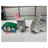 Lot of 3 Medical Air-Oxygen Control Devices Includes Sechrist 3500HL Mixer, Amvex Digital Vacuum Regulator & BIRD Blender. Precise Oxygen Control ±3%, Used In Respiratory Therapy, Critical Care &