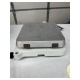 Fisher Scientific Isotemp Hot Plate Stirrer Lab Heating & Mixing Device With Ceramic Top. Adjustable Stir Speeds 50–1500 RPM, Heats Up To 400°C. “HOT TOP” Warning For Safety. Ideal For Lab Use.