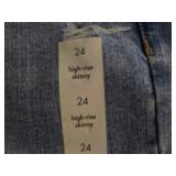 4 AVIA VIV size women