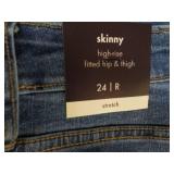 4 AVIA VIV size women