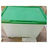 32 Gallon Tote and Cover with Wheel...
