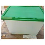 32 Gallon Tote and Cover with Wheel...