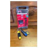 Rivet Tool Kit, 2 Screwdrivers,  National lock with Key
