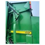 John Deere 567 Baler