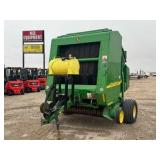 John Deere 567 Baler