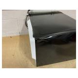 Whirlpool 2.2 cu. ft. Sensor Cooking Microwave Model: WMCS7024RZ00 (Minor Transit Damage)