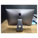 Apple iMacPro1,1 A1862 // INTEL XEON W-2140B 3.2 Ghz // 32GB DDR4 // 1TB SSD // Includes IOS and CAB-AC power cable // crack in screen