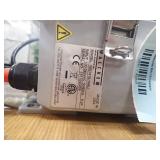 Walchem WDT410-1N8U  is a model within the WDT400/410 series of microprocessor-based cooling tower conductivity controllers designed for water treatment applications.