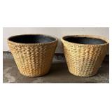 G - Two Pretty Planter Pots