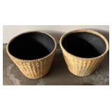 G - Two Pretty Planter Pots