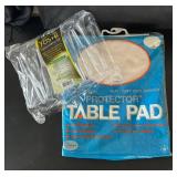 LL - Yoshi 8-Piece Plastic Stemware Set & Protector Table Pad