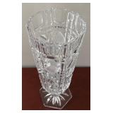 DR - Elegant Crystal Vase