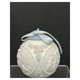 Lladró Hand Made 1993 Christmas Ornament - 3.5 in Diameter