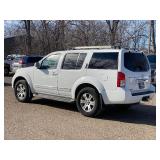 2012 NISSAN PATHFINDER SILVER EDITION *4x4* (NO RESERVE)