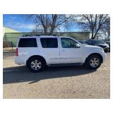 2012 NISSAN PATHFINDER SILVER EDITION *4x4* (NO RESERVE)
