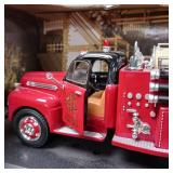 Hall of Fame Collection: 1951 Ford Fire Engine 1:12 scale diecast fire truck.