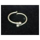 32.91g .925 Mexico - Stamped (JD-02) Sterling Silver Hinged cuff bracelet with large overlapping "knob" detail.