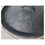 Large Vintage Lodge cast iron camp Dutch Oven