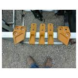 BUCKET TEETH +SIDE TEETH