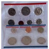 1980 uncirculated P & D us mint coin set OGP - cello wrap only