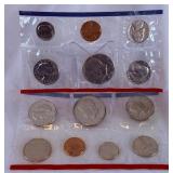 1981 uncirculated P & D us mint coin set OGP - cello wrap only