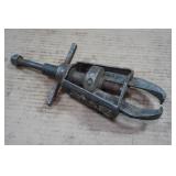 Manual Caged 2 Jaw Gear Puller - 4.5" Capacity