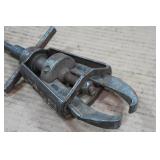Manual Caged 2 Jaw Gear Puller - 4.5" Capacity