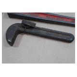 Ridgid Heavy Duty 18" Pipe Wrench with Extra Jaw