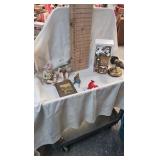 Figurines, "Snow Village" Christmas Shoppe