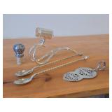447-grams (total) Silverplated Wine Bottle Pourer, Wine Bottle Stopper, Bar Spoons (x2) 11", Pie/Cake Server