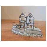 1988 Goebel Olszewski Hummel Kinderway Bavarian Village theme Collectible House with (5) Figurines 954-D