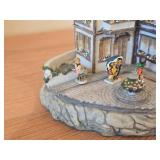 1988 Goebel Olszewski Hummel Kinderway Bavarian Village theme Collectible House with (5) Figurines 954-D