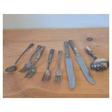 Lot of (8) 481-grams (total) Silverplated Assorted Utensils