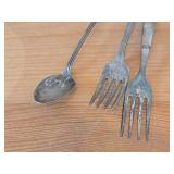 Lot of (8) 481-grams (total) Silverplated Assorted Utensils