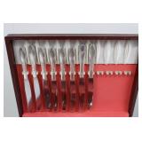 Rogers Silver Plate by Oneida Ltd. Silversmiths Flatware Set in Wood Box