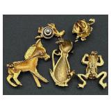 Beautiful Assortment of Vintage Necklaces, Brooches, Rings, Jewelry Boxes and Sequin Collar