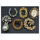 Beautiful Assortment of Vintage Necklaces, Brooches, Rings, Jewelry Boxes and Sequin Collar