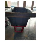 Rubbermaid Heavy Duty 1/2 Cubic Yard Tilt Truck