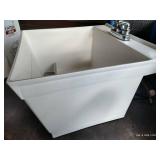 ELM Utilatub - 22" x 18.5" x 12"