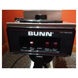 Bunn VP-17 Series Coffee Maker with (3) Hot Plates & (3) Carafes